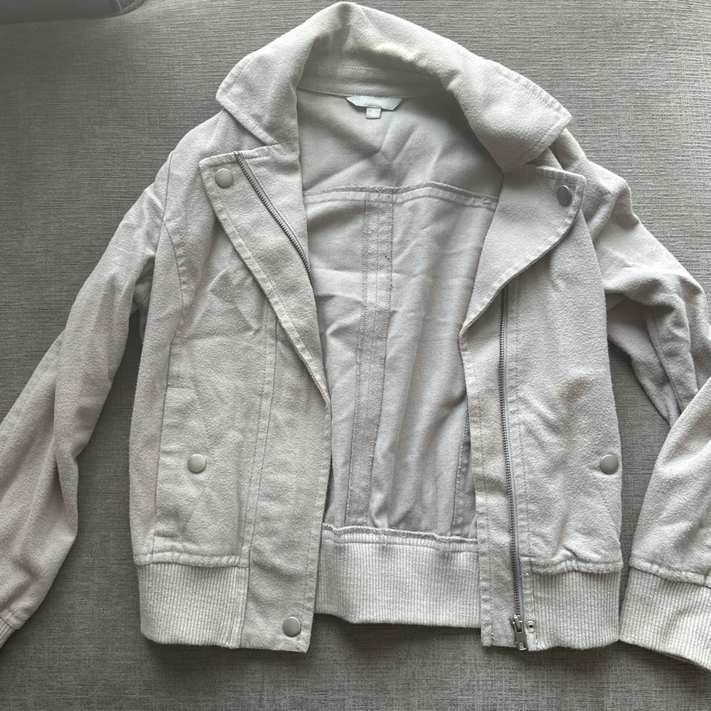 Short grey zip jacket